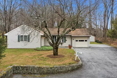 176 Barker St, Mount Kisco, NY 10549