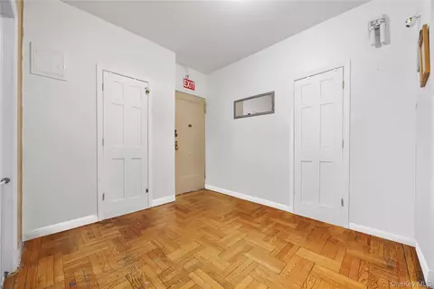 Entry Way - 3394 Wayne Ave #E23, New York, NY 10467 photo 1 of 3