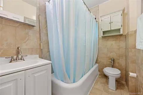 Bath - 3394 Wayne Ave #E23, New York, NY 10467 photo 2 of 2