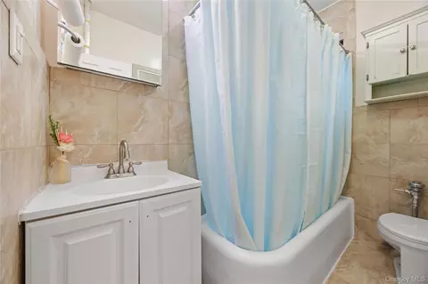 Bath - 3394 Wayne Ave #E23, New York, NY 10467 photo 1 of 2