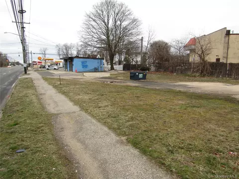 1258 Straight Path, Babylon, NY 11704 photo 7