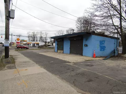 1258 Straight Path, Babylon, NY 11704 photo 9
