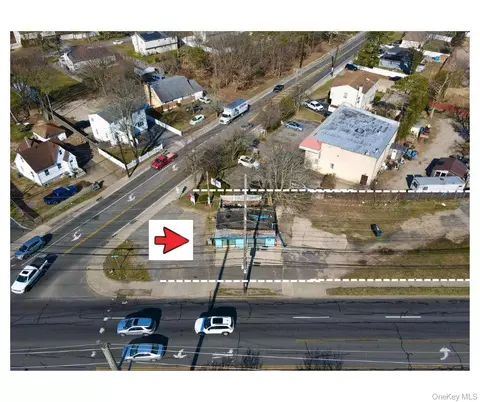 1258 Straight Path, Babylon, NY 11704 photo 2