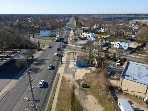 1258 Straight Path, Babylon, NY 11704 photo 6