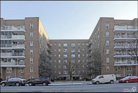 62-59 108 St #2F, Forest Hills, NY 11375