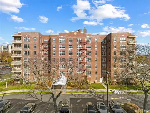 23-45 Bell Blvd #5G, Bayside, NY 11360