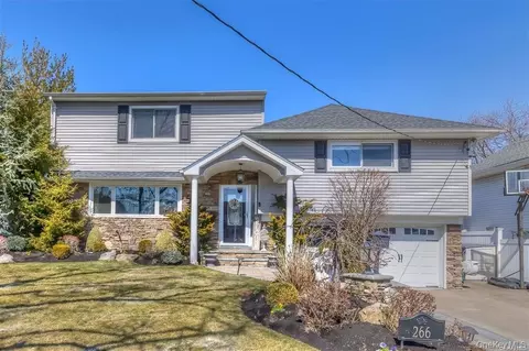 266 Thompson Ave, Oceanside, NY 11572