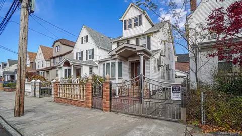 90-37 211 St, New York, NY 11428