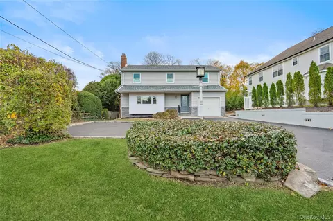 434 W Main St, Huntington, NY 11743