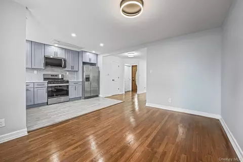 238-11 148th Dr, New York, NY 11422