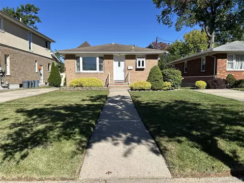 61 Natick St, Staten Island, NY 10306
