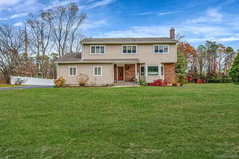 293 Marlin St, Dix Hills, NY 11746