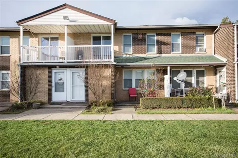 312 Artist Lake Dr, Middle Island, NY 11953