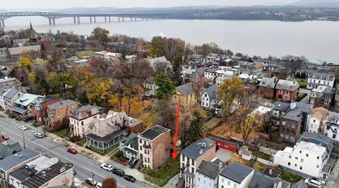 260 Liberty St, Newburgh City, NY 12550