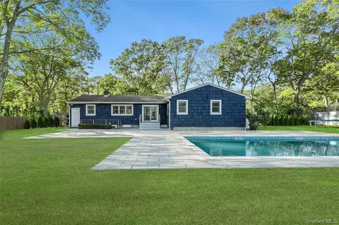 43 Homewood Dr, Hampton Bays, NY 11946