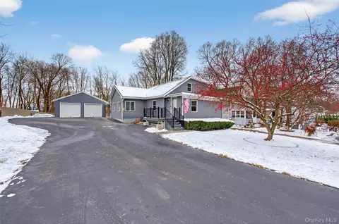 173 N Grand Ave, Arlington, NY 12603