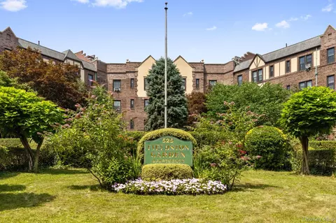 525 W 238th St #1N, New York, NY 10463