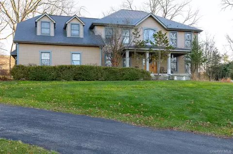 3 Macy Ct, East Fishkill, NY 12533