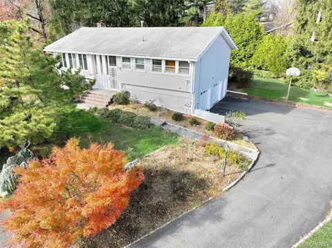 32 Berry Ct, Orangetown, NY 10983