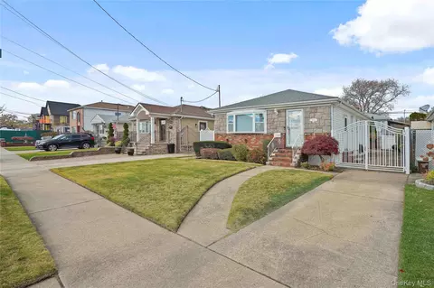 91-03 156th Ave, New York, NY 11414