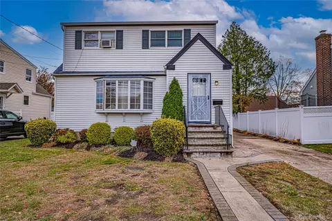 2465 Woodland Ave, Wantagh, NY 11793