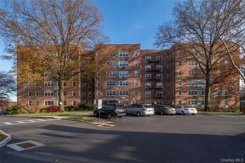 76 Dehaven Dr #2D, Yonkers, NY 10703