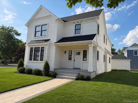 131 Searingtown Rd, North Hempstead, NY 11507