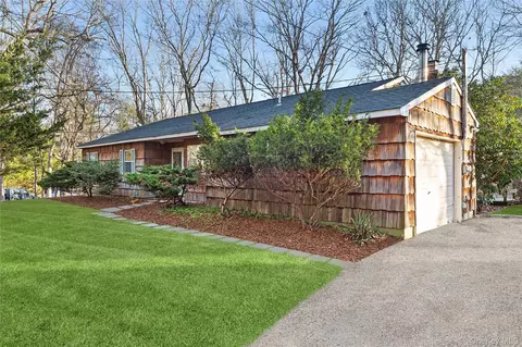 16 Settlers Landing Ln, East Hampton, NY 11937