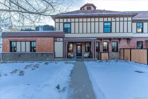 122 Regent St #1, Saratoga Springs, NY 12866