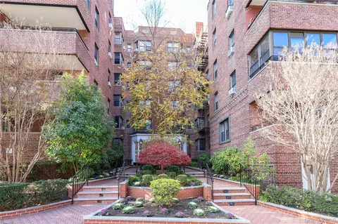 69-40 Yellowstone Blvd #407, New York, NY 11375