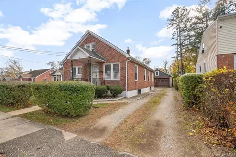 50 E 9th St, Huntington Station, NY 11746
