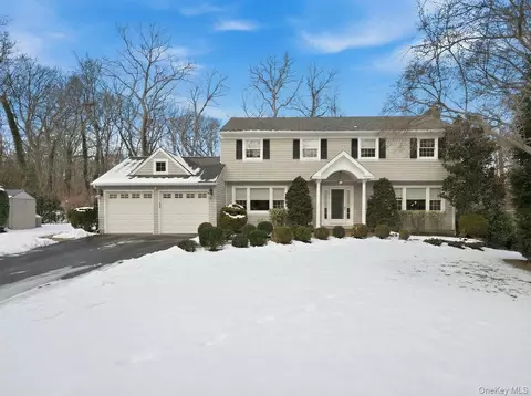 41 Edcris Ln, Huntington, NY 11743