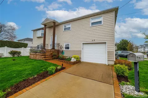 68 Lincoln Ave, Island Park, NY 11558