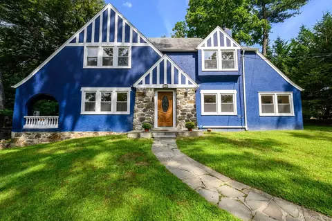 15 Ranger Pl, New Rochelle, NY 10804