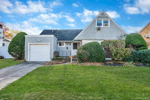 78 Patton Blvd, North Hempstead, NY 11040