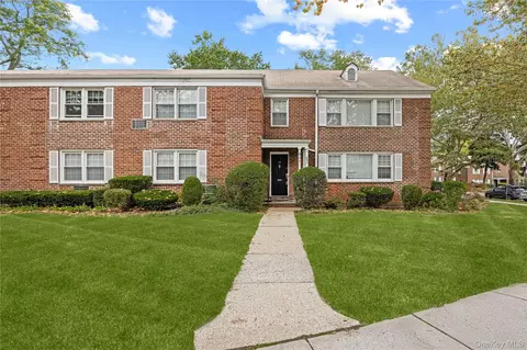 48 Lawrence Park Cres #48, Yonkers, NY 10708