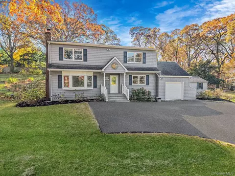 12 Harbor Beach Rd, Miller Place, NY 11764
