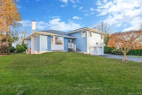 64 Hedgerow Ln, Jericho, NY 11753