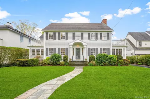 27 Oak Ave, Larchmont, NY 10538
