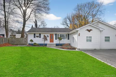 10 Meier Rd, La Grange, NY 12603