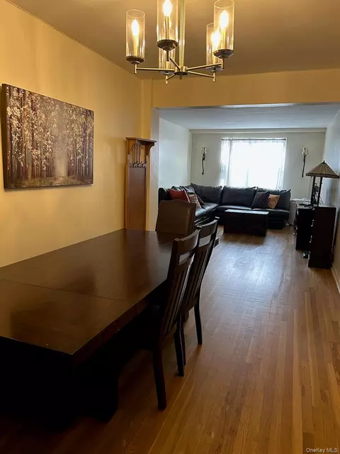 2080 Barnes Ave #3B, New York, NY 10462