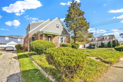 23319 118th Ave, New York, NY 11411
