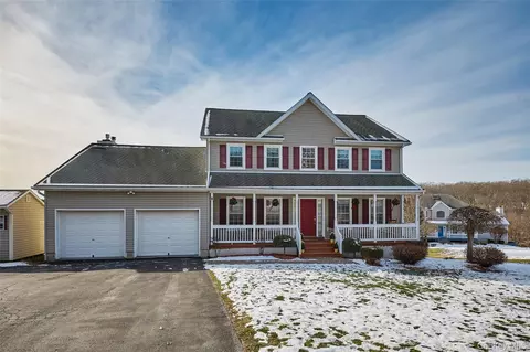134 Brookside Ln, Union Vale, NY 12540