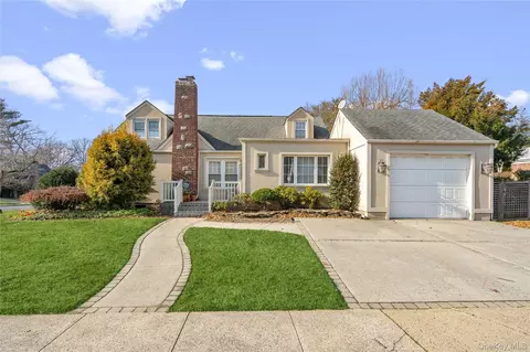 126 Oakland Ave, West Hempstead, NY 11552