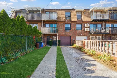 13716 88th St, Ozone Park, NY 11417
