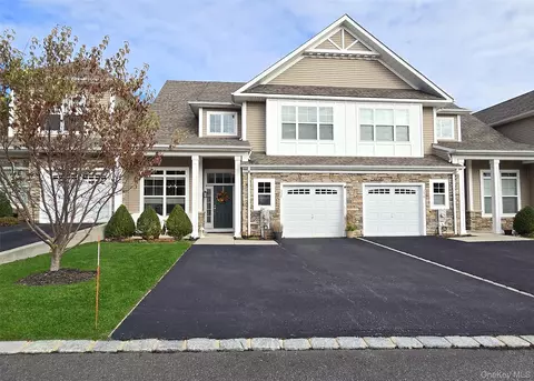 137 Grace Hall Ln, Yaphank, NY 11980