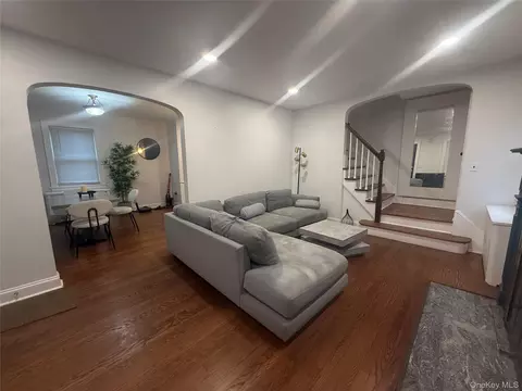204 N Grove St, Valley Stream, NY 11580