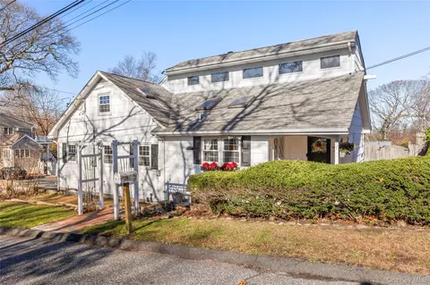 1 Tarn Rd, Rocky Point, NY 11778