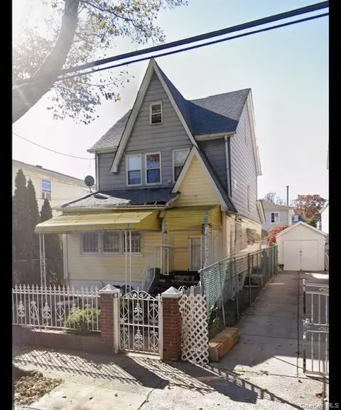 111-58 158th St, New York, NY 11433