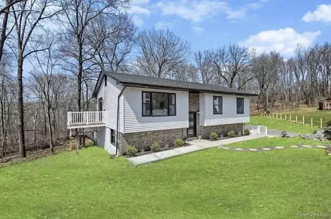 19 Rose Ln, Wappinger, NY 12590